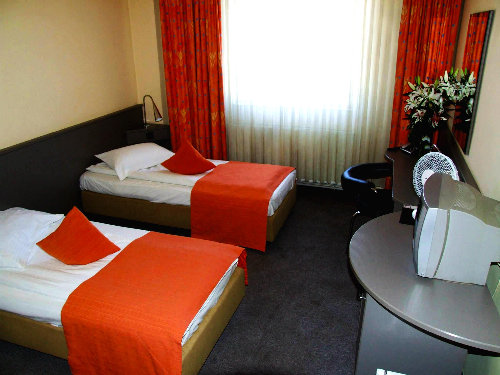 Hotel Seneca Baia Mare Ngoại thất bức ảnh