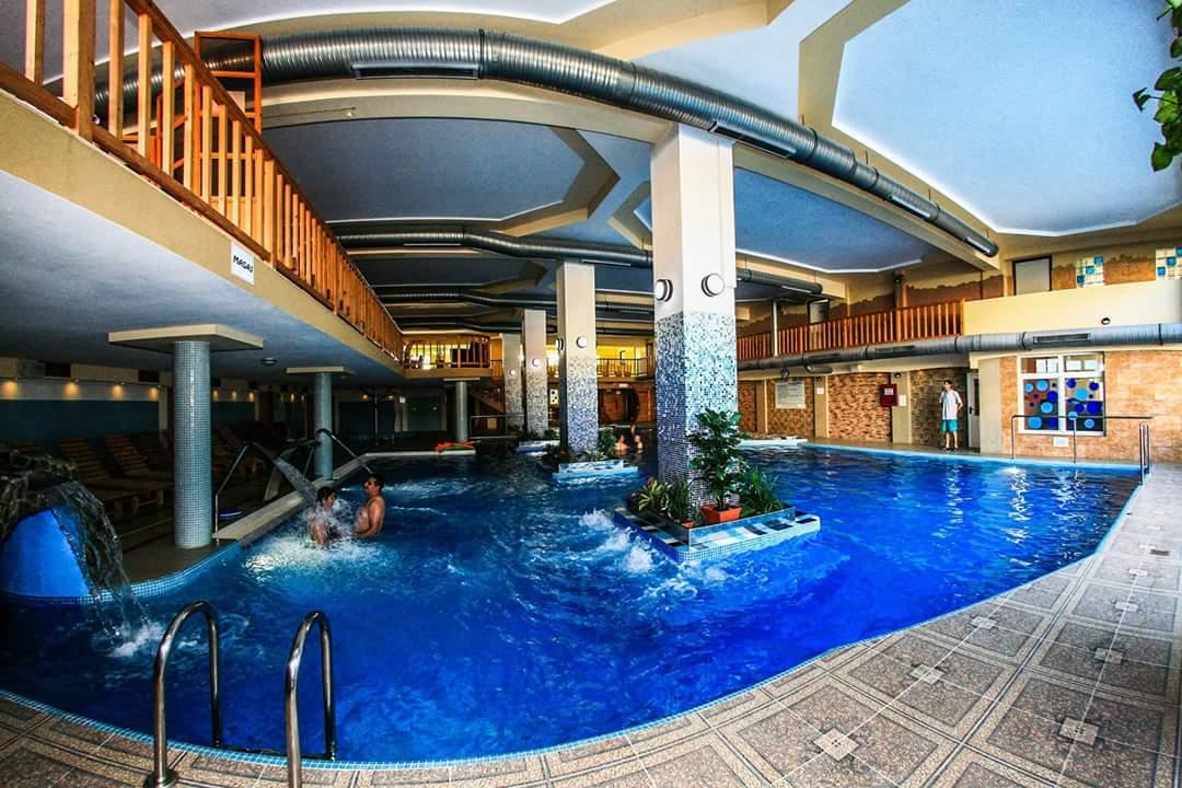Hotel Seneca Baia Mare Ngoại thất bức ảnh