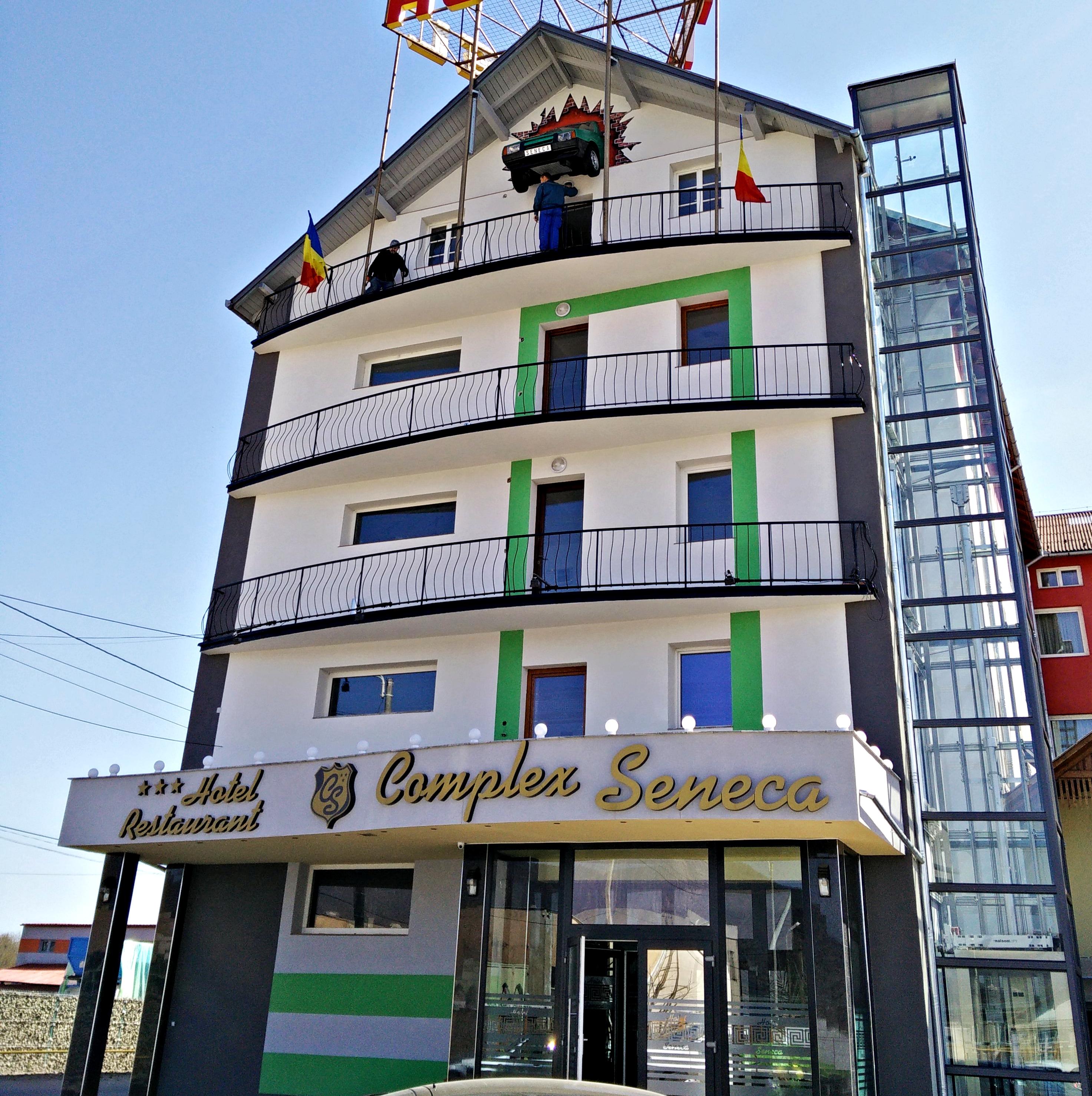 Hotel Seneca Baia Mare Ngoại thất bức ảnh