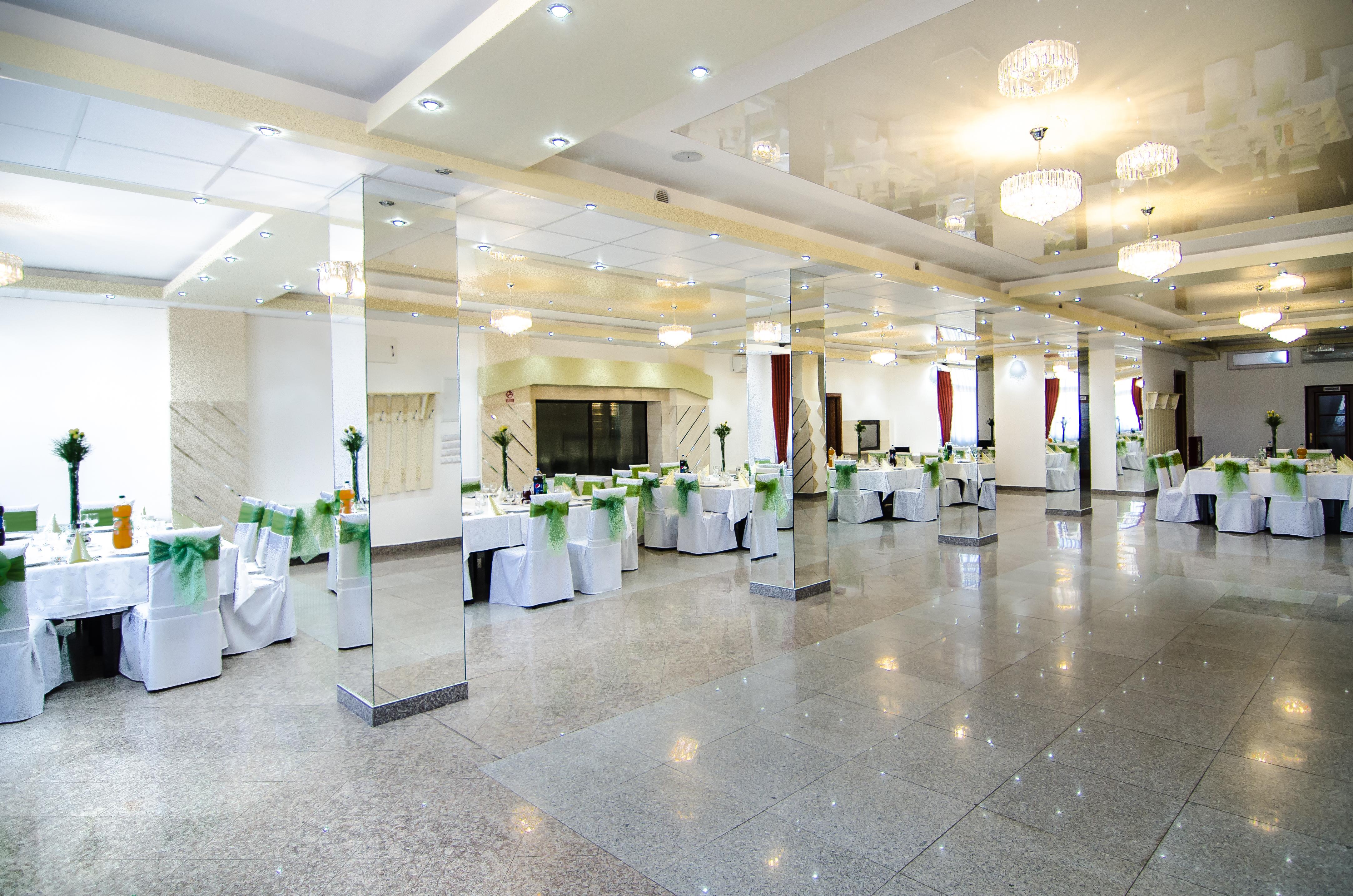 Hotel Seneca Baia Mare Ngoại thất bức ảnh