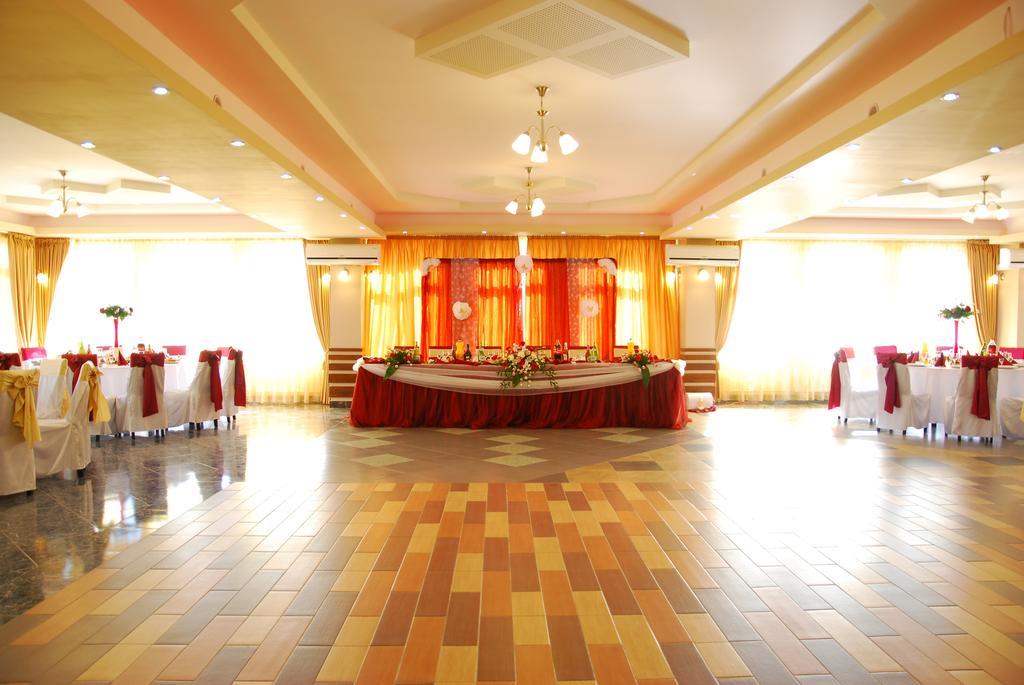 Hotel Seneca Baia Mare Ngoại thất bức ảnh