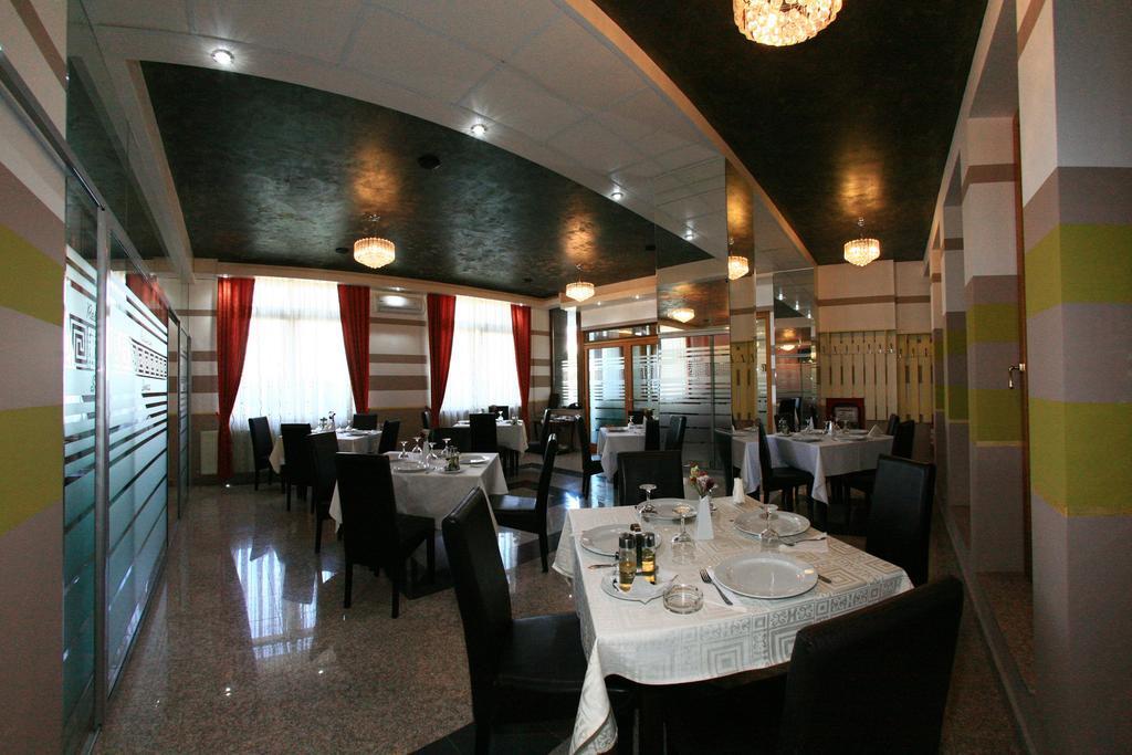 Hotel Seneca Baia Mare Ngoại thất bức ảnh