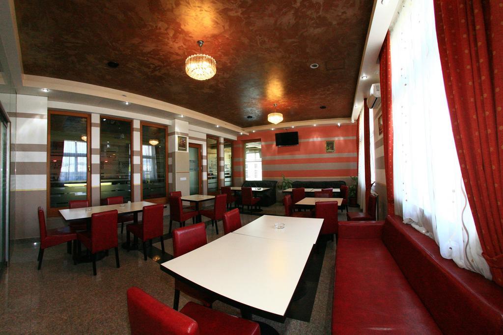 Hotel Seneca Baia Mare Ngoại thất bức ảnh