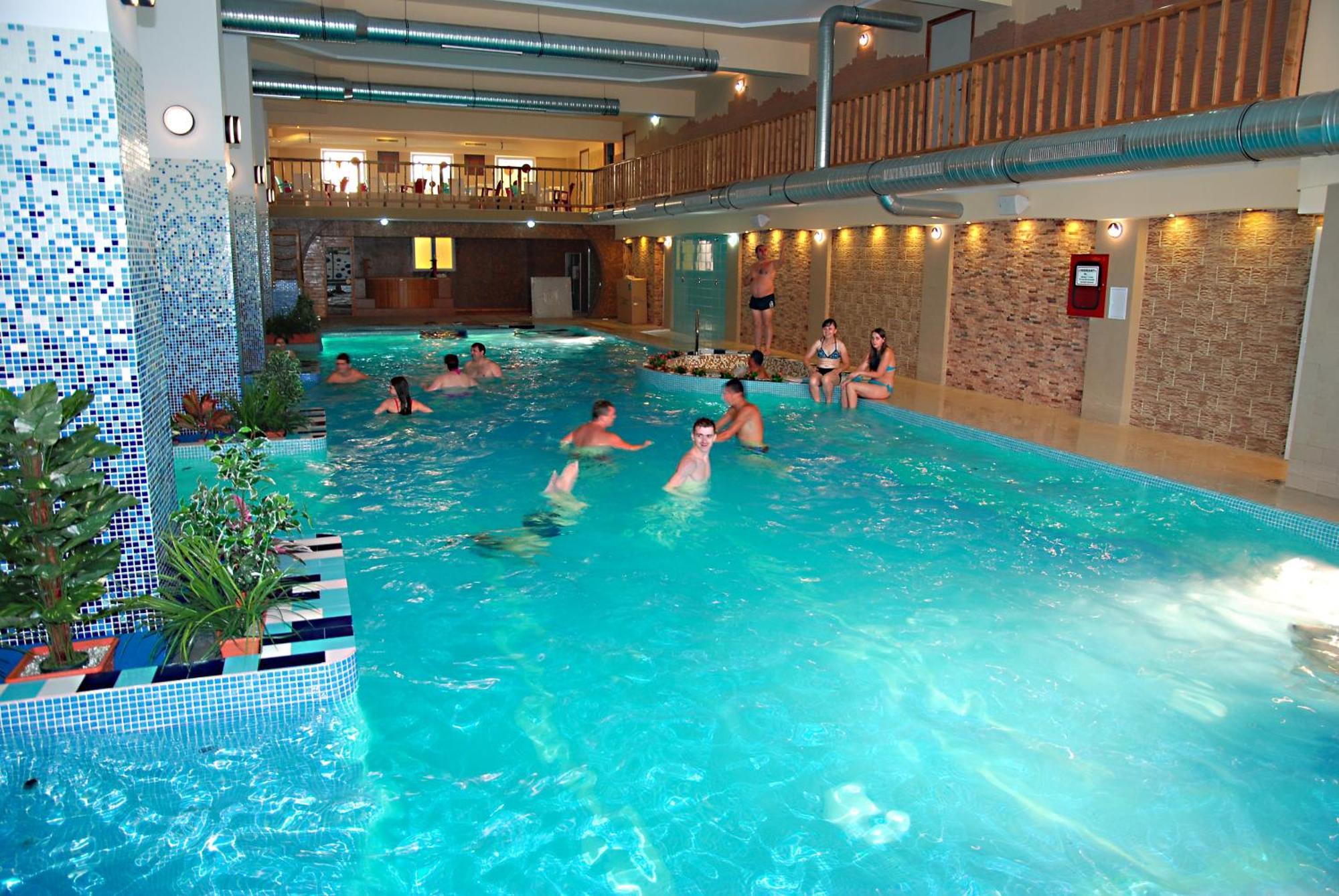 Hotel Seneca Baia Mare Ngoại thất bức ảnh