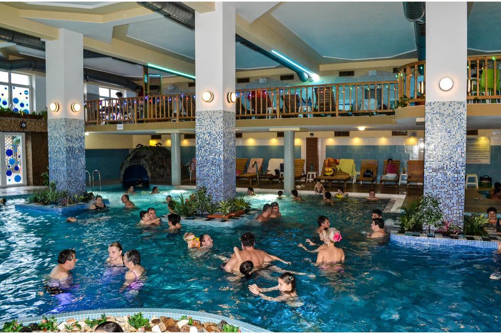 Hotel Seneca Baia Mare Ngoại thất bức ảnh