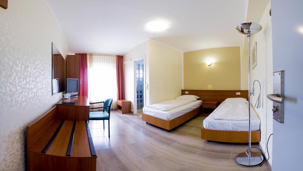 Hotel Seneca Baia Mare Ngoại thất bức ảnh