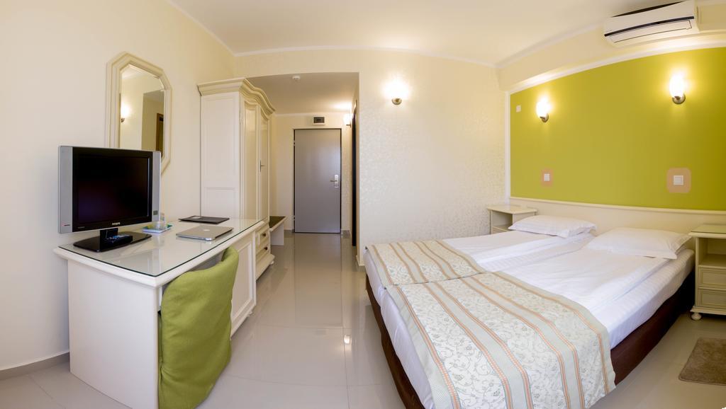 Hotel Seneca Baia Mare Ngoại thất bức ảnh