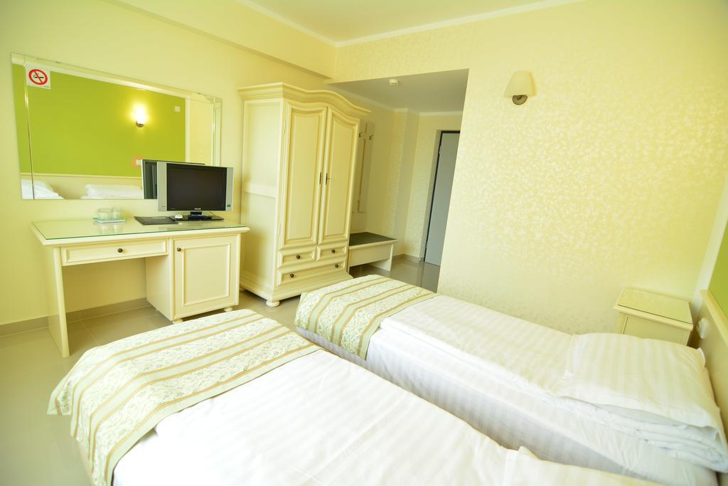 Hotel Seneca Baia Mare Ngoại thất bức ảnh