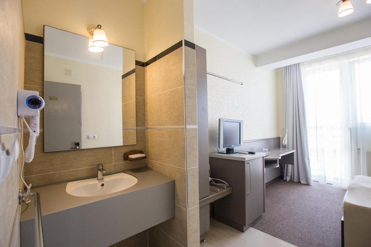 Hotel Seneca Baia Mare Ngoại thất bức ảnh